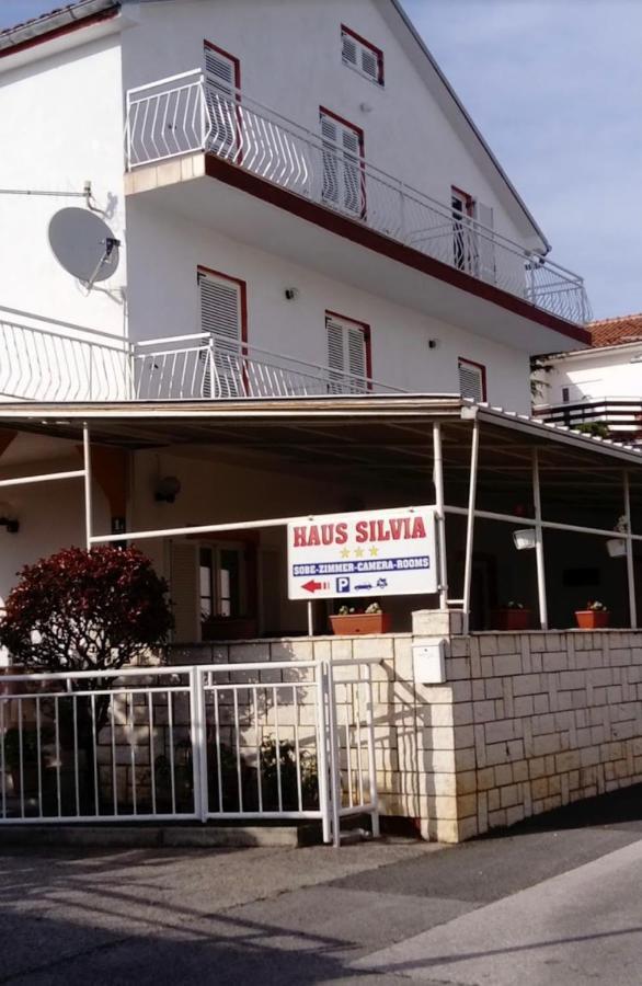 Haus Silvia Hotel Jadranovo Luaran gambar